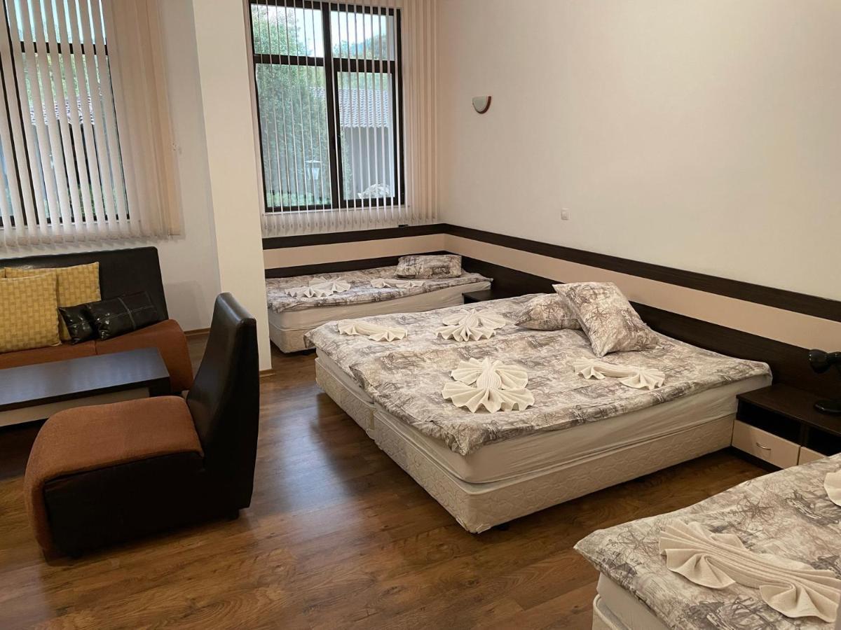 Guesthouse Hitar Petar Gabrovo Bagian luar foto