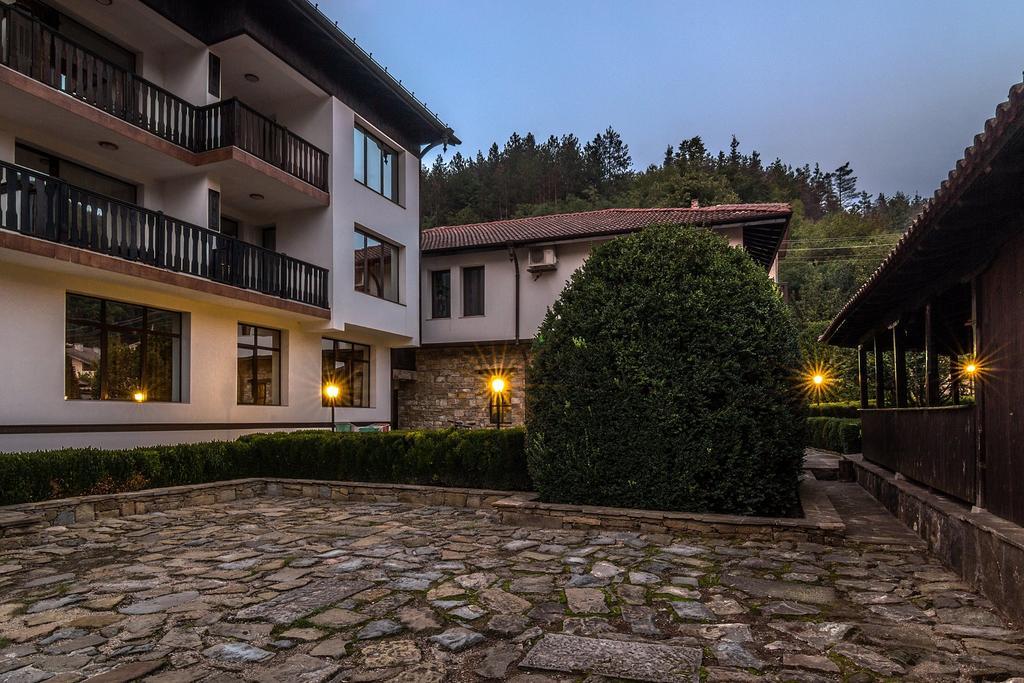 Guesthouse Hitar Petar Gabrovo Bagian luar foto
