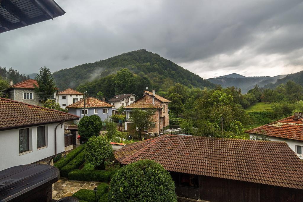 Guesthouse Hitar Petar Gabrovo Bagian luar foto